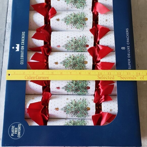 Super Deluxe Holiday Crackers - Set of 8 - Picture 2 of 5